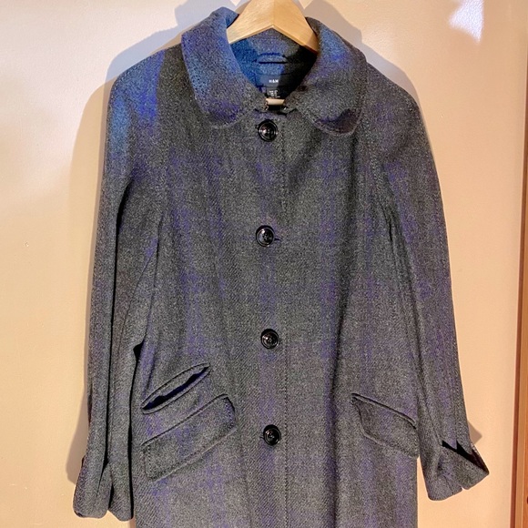 Beautiful warm coat that your closet is missing - Picture 1 of 5
